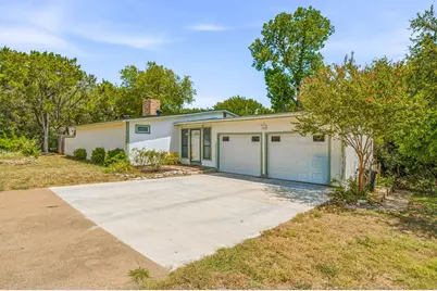 1005 Spanish Trail Drive, Granbury, TX 76048 - Photo 2