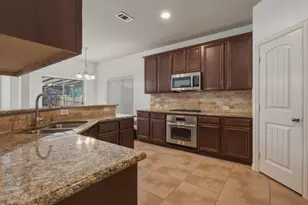 2364 Ranchview Dr, Little Elm, TX 75068 - Photo 10