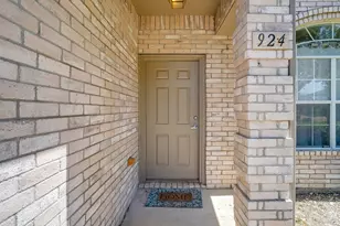 924 Thistle Cir, Allen, TX 75002 - Photo 4
