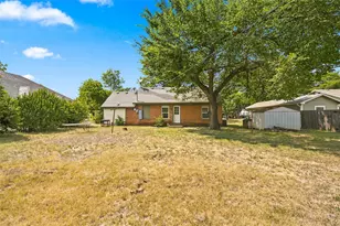 1126 W 7th St, McGregor, TX 76657 - Photo 16