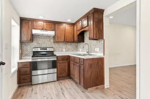 1126 W 7th St, McGregor, TX 76657 - Photo 6