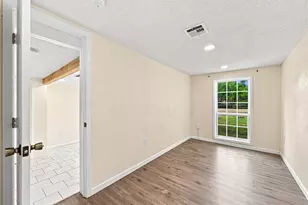 1126 W 7th St, McGregor, TX 76657 - Photo 12