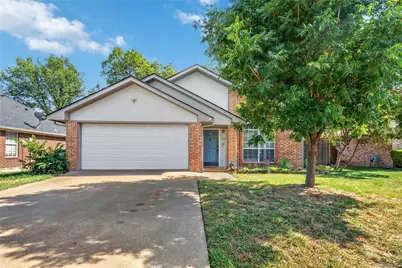 812 Brittany Drive, Denton, TX 76209 - Photo 2