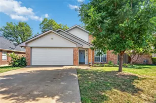 812 Brittany Dr, Denton, TX 76209 - Photo 2