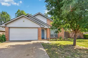 812 Brittany Dr, Denton, TX 76209 - Photo 1