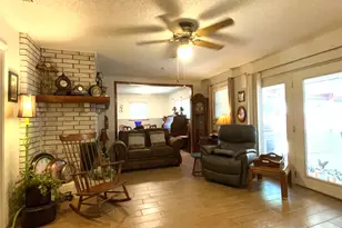 1213 Mockingbird St, Stephenville, TX 76401 - Photo 4