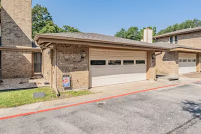 23 Park Lane, Bedford, TX 76021 - Photo 2