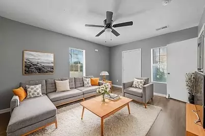 1605 E Hattie Street, Fort Worth, TX 76104 - Photo 2