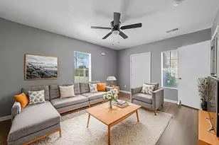 1605 E Hattie St, Fort Worth, TX 76104 - Photo 2
