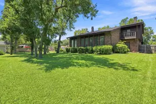 408 Arcadia St, Hurst, TX 76053 - Photo 32