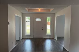 206 E Ridgegate Dr, Garland, TX 75040 - Photo 4