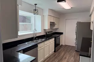 206 E Ridgegate Dr, Garland, TX 75040 - Photo 8