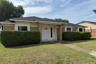 206 E Ridgegate Dr, Garland, TX 75040 - Photo 2