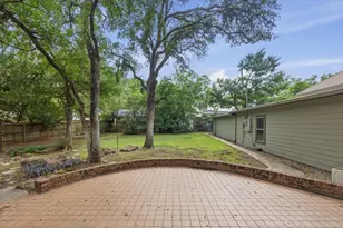 401 N Bailey Ave, Fort Worth, TX 76107 - Photo 10