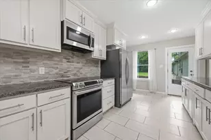 401 N Bailey Ave, Fort Worth, TX 76107 - Photo 14
