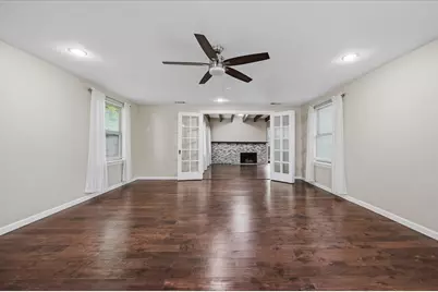 401 N Bailey Avenue, Fort Worth, TX 76107 - Photo 8