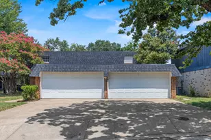 2019 Fleur De Lis Ct, Arlington, TX 76012 - Photo 2
