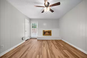 2019 Fleur De Lis Ct, Arlington, TX 76012 - Photo 18