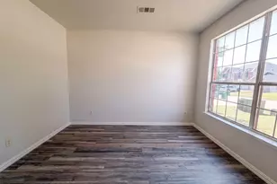 448 N Waterford Oaks Dr, Cedar Hill, TX 75104 - Photo 2