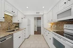 8619 Edgemere Rd, Dallas, TX 75225 - Photo 18