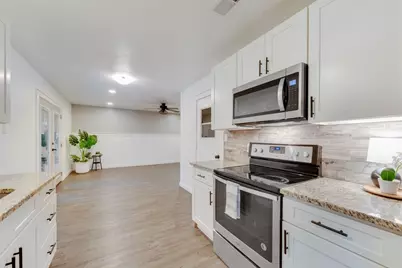 913 Childers Avenue, Benbrook, TX 76126 - Photo 10