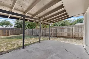 2021 Proctor Dr, Grand Prairie, TX 75051 - Photo 32
