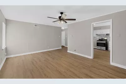 2021 Proctor Drive, Grand Prairie, TX 75051 - Photo 8