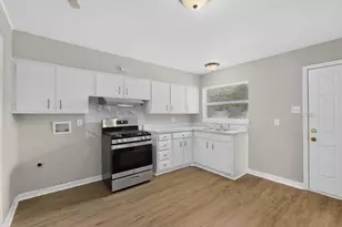 2021 Proctor Dr, Grand Prairie, TX 75051 - Photo 10