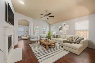 928 Water Garden Cir, Little Elm, TX 75068 - Photo 2