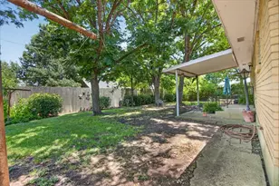 307 Estates Dr, Woodway, TX 76712 - Photo 14