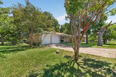 307 Estates Drive, Woodway, TX 76712 - Photo 8