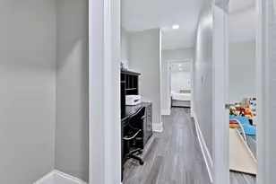 813 Brooks Ave, Dallas, TX 75208 - Photo 22