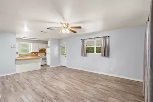 521 Hilltop Dr, Tool, TX 75143 - Photo 4