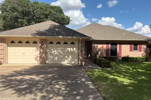 804 S Paris St, Ennis, TX 75119 - Photo 2