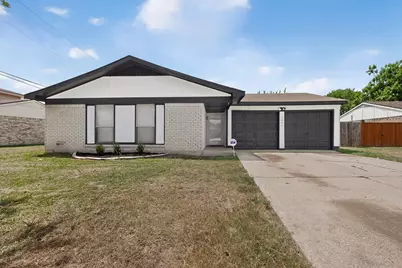 3045 Lisetta Street, Grand Prairie, TX 75052 - Photo 2