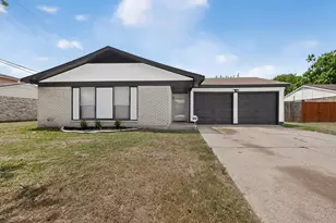 3045 Lisetta St, Grand Prairie, TX 75052 - Photo 2