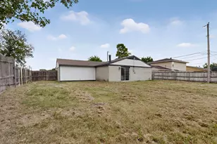 3045 Lisetta St, Grand Prairie, TX 75052 - Photo 34