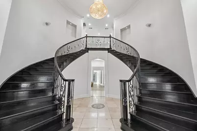 1032 Bentwater Parkway, Grand Prairie, TX 75104 - Photo 2