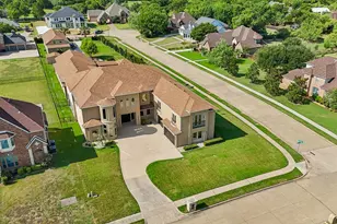 1032 Bentwater Pkwy, Grand Prairie, TX 75104 - Photo 36