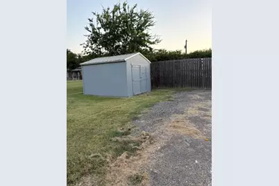 987 Radecke Road, Krum, TX 76249 - Photo 20