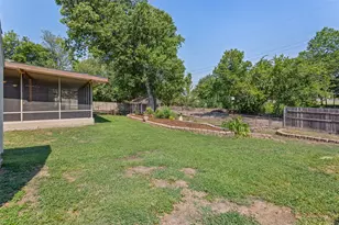 9216 Raymond Ave, White Settlement, TX 76108 - Photo 6