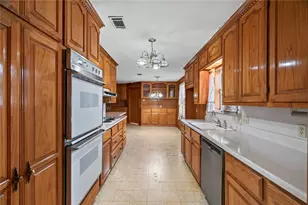 1605 Weathered St, Irving, TX 75062 - Photo 8