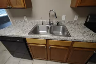 1613 Wavecrest Dr, Glenn Heights, TX 75154 - Photo 8