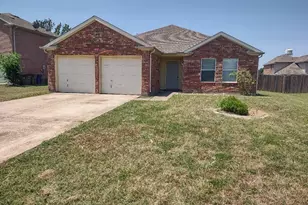 1613 Wavecrest Dr, Glenn Heights, TX 75154 - Photo 2