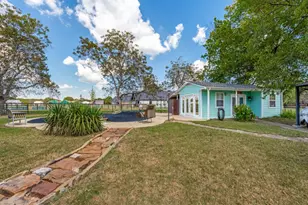 9591 Dripping Springs Rd, Denison, TX 75021 - Photo 14