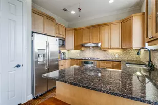 1132 Hemingway Ln, Irving, TX 75063 - Photo 4