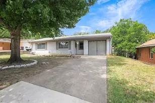 717 NW 14th St, Grand Prairie, TX 75050 - Photo 4
