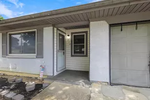 717 NW 14th St, Grand Prairie, TX 75050 - Photo 2