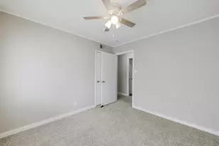 717 NW 14th St, Grand Prairie, TX 75050 - Photo 16