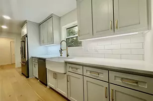 9920 Greenfield Dr, Dallas, TX 75238 - Photo 8